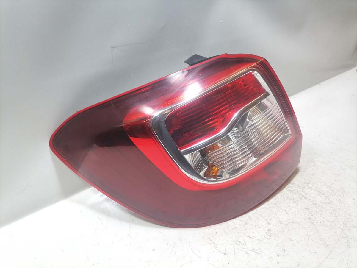 Dacia Sandero 2 original Rücklicht Rückleuchte Schlussleuchte links Bj.2016